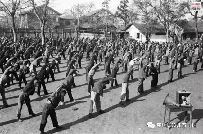 程潇跳学生广播体操_学生跳的广播体操_学校体操广播叫啥名