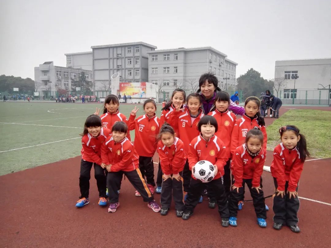 全国女子足球赛冠军_足球赛女子冠军全国多少名_足球赛女子冠军全国名单